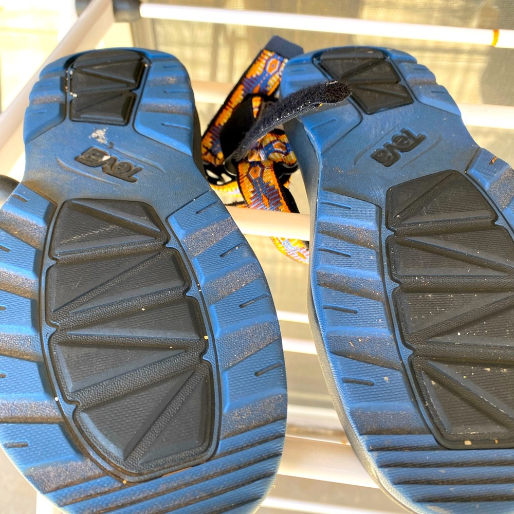 Teva women sandals barely used